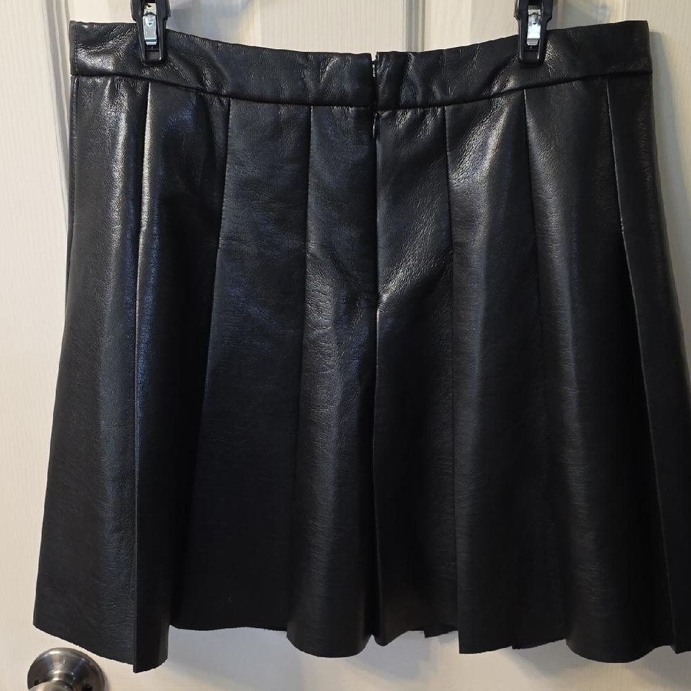 T Tahari Black A-Line Skirt - Picture 2 of 4